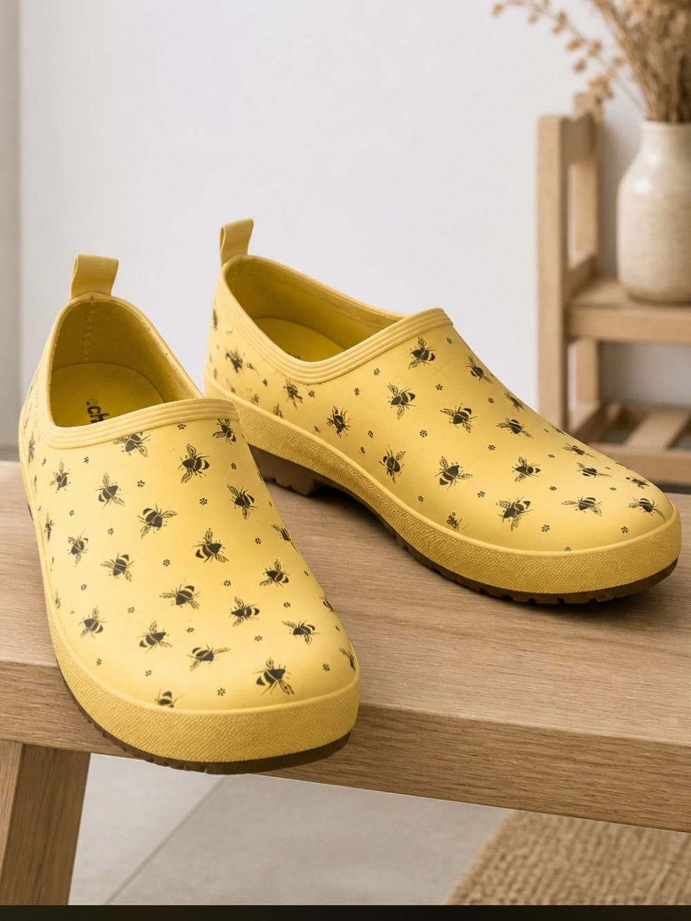 CHOOKA Yellow BumbleBee Rubber Rain Shoes Slip On Gardening Creek Sz 10